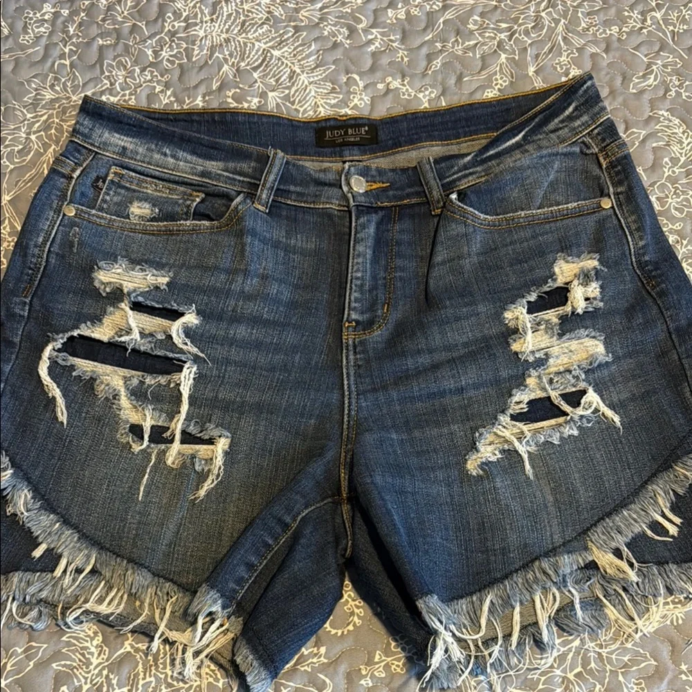 Judy Blue Blue Distressed Jean Shorts Raw-Edge Hem - Picture 1 of 4